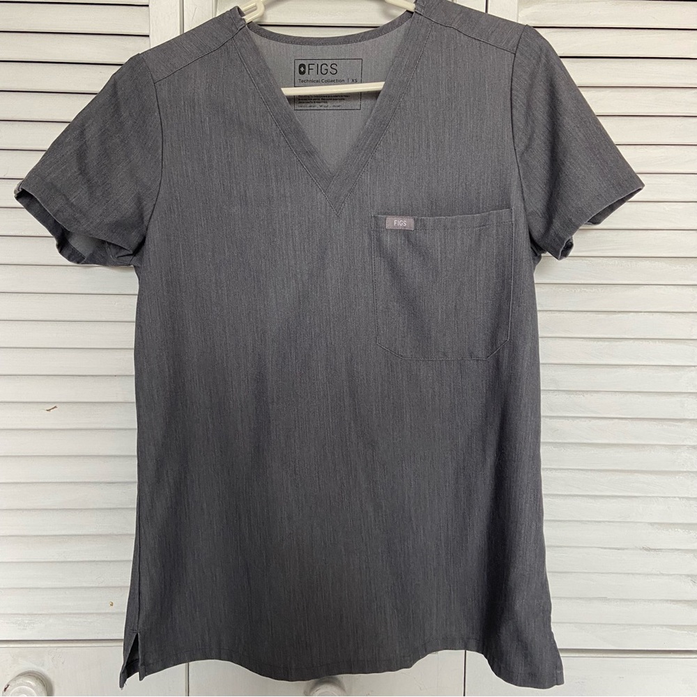 Figs grey scrub top XS